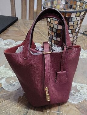 Women's Burgundy Leather Bucket Bag - Unbranded